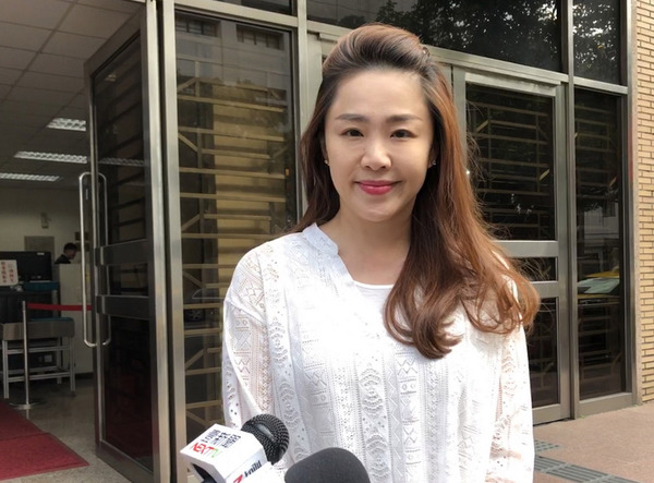 三角情史遭揭!53歲前議員爆「遭綜藝大哥劈腿」 她淚揭「小三也是圈內人」本人緊急回應了