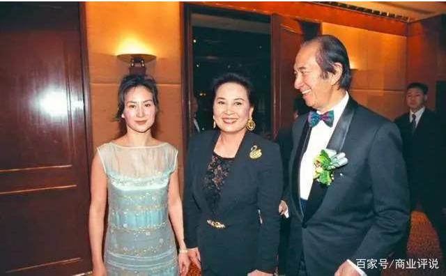 幫大39歲丈夫「8年生5個孩子」！還為他賺了幾百億　至今「連婚禮都沒辦」卻獨攬大權