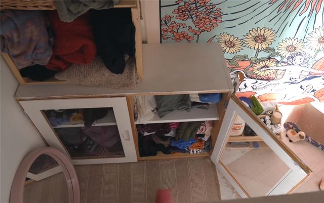 超迷你小屋！她離婚後買下3坪房「總共只花11萬」　「屋頂暗藏特殊空間」功能一應俱全