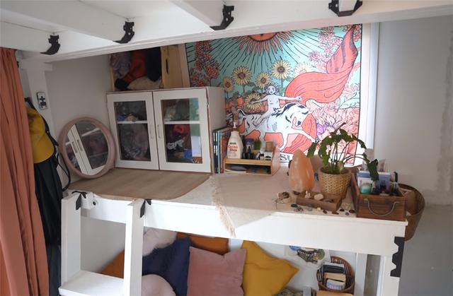 超迷你小屋！她離婚後買下3坪房「總共只花11萬」　「屋頂暗藏特殊空間」功能一應俱全