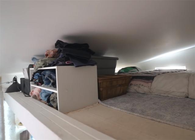超迷你小屋！她離婚後買下3坪房「總共只花11萬」　「屋頂暗藏特殊空間」功能一應俱全