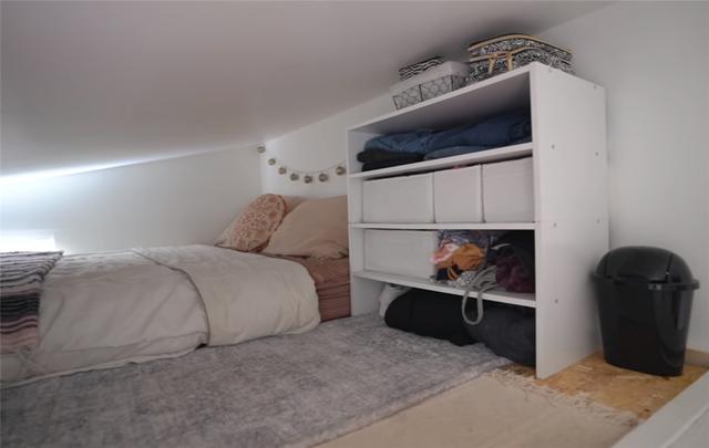 超迷你小屋！她離婚後買下3坪房「總共只花11萬」　「屋頂暗藏特殊空間」功能一應俱全