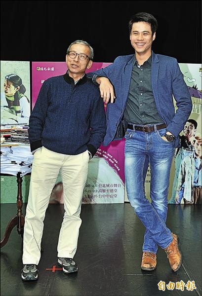 爺爺基因強大！吳念真被爆料「和孫子講話都用娃娃音」　每晚準時視訊「誇兒子比自己還厲害」