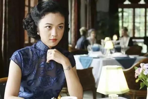 因《色戒》被雪封13年後！湯唯自曝在「鄉下養雞」　走下神壇後「重啟人生」：她真的變了