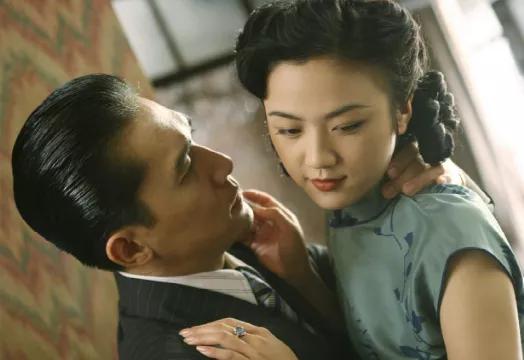 因《色戒》被雪封13年後！湯唯自曝在「鄉下養雞」　走下神壇後「重啟人生」：她真的變了