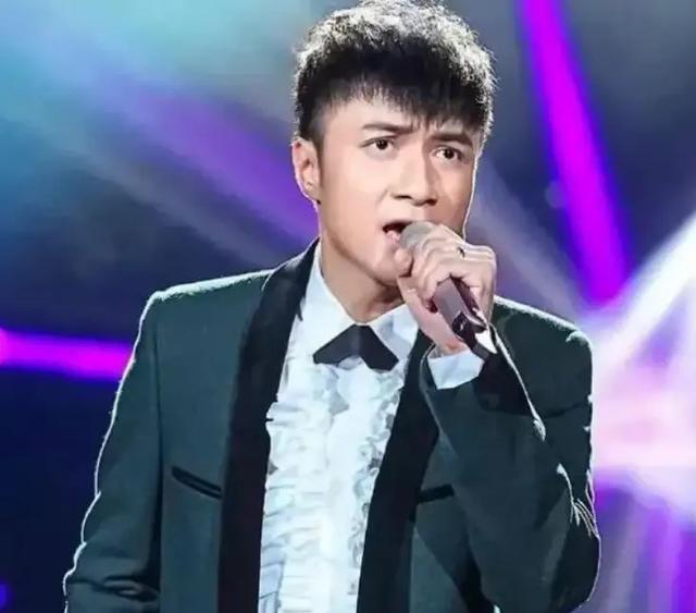 她為愛棄高薪！以「保姆身份」默默地照顧男星27年　52歲高齡花費百萬「生下兒子」終圓滿
