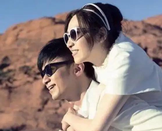她為愛棄高薪！以「保姆身份」默默地照顧男星27年　52歲高齡花費百萬「生下兒子」終圓滿
