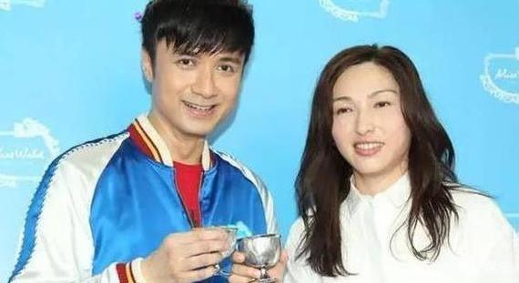 她為愛棄高薪！以「保姆身份」默默地照顧男星27年　52歲高齡花費百萬「生下兒子」終圓滿