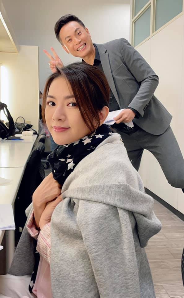 人氣比她還旺！星卉曬合照慶生「意外曝光媽媽凍齡美顏」驚艷破萬網友　根本是親姊姊「留言多到癱瘓臉書」