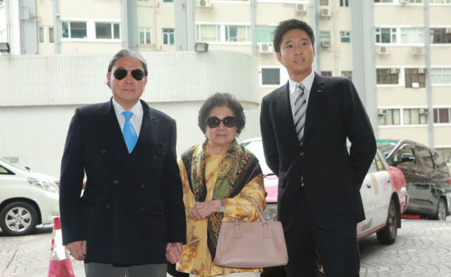 陪丈夫白手起家賺百億！還幫忙說服婆婆「同意丈夫娶二太跟三太」　晚年成功獨攬「百億財產」