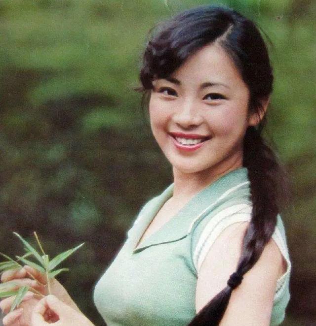 不要婚禮鑽戒！30年前「生下2女」卻被李連杰拋棄另娶她人　「住地下室10年」不認命走出陰霾