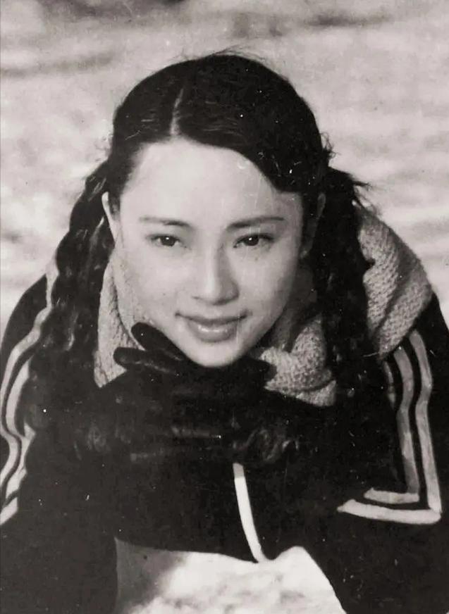 不要婚禮鑽戒！30年前「生下2女」卻被李連杰拋棄另娶她人　「住地下室10年」不認命走出陰霾