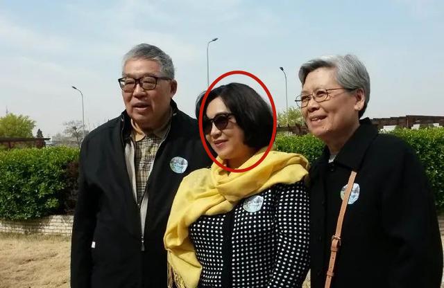 不要婚禮鑽戒！30年前「生下2女」卻被李連杰拋棄另娶她人　「住地下室10年」不認命走出陰霾