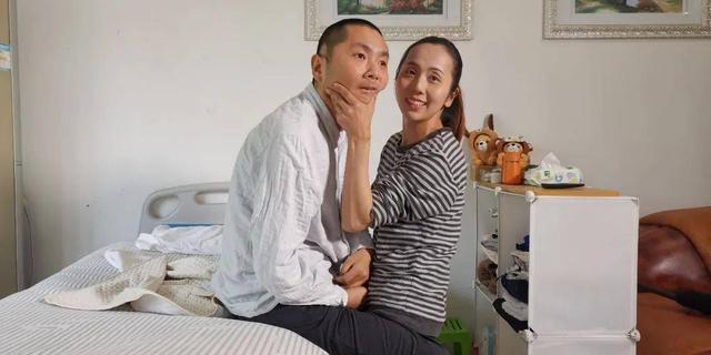 8個月決定終生！他意外成植物人「女友3年不離棄」被笑傻　賣房借錢在所不惜「用愛換得奇蹟」感動全網