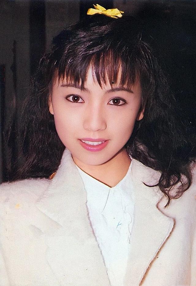 18歲時大佬為她下跪！30歲因錯愛「被全港雪封」　40歲一夜破產「43歲成功翻身」：一個人也很好