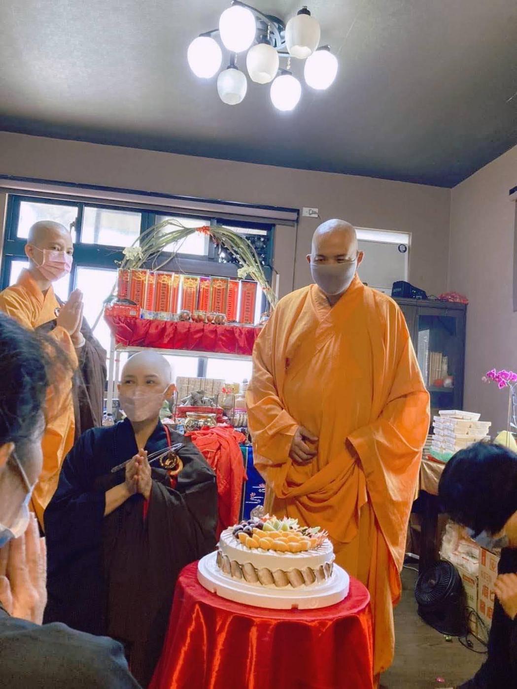 不留戀紅塵俗世！《戲說》女星「堅持剃度出家」媽媽反對也沒用　直到「落髮那刻」眼淚潰堤：多年願望終成真