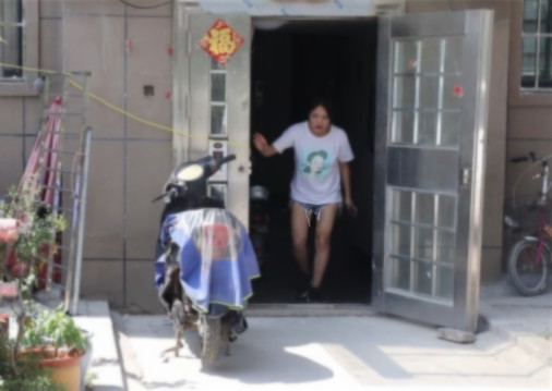 婚禮老婆「一個同事」都沒請！婚後還每周出差3天　懷疑被綠跟蹤「發現她去處」後無聲離開