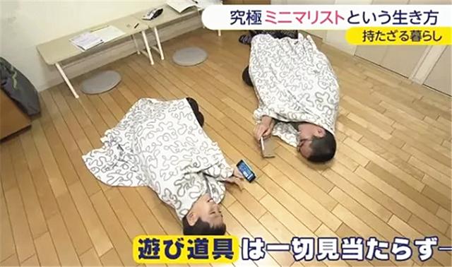 斷捨離成癮！日本40歲主婦「丟掉所有家具」全家剩３張椅子　掀起熱議「該扔什麼東西」低物慾從細節做起　　