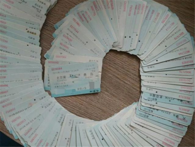 斷捨離成癮！日本40歲主婦「丟掉所有家具」全家剩３張椅子　掀起熱議「該扔什麼東西」低物慾從細節做起　　
