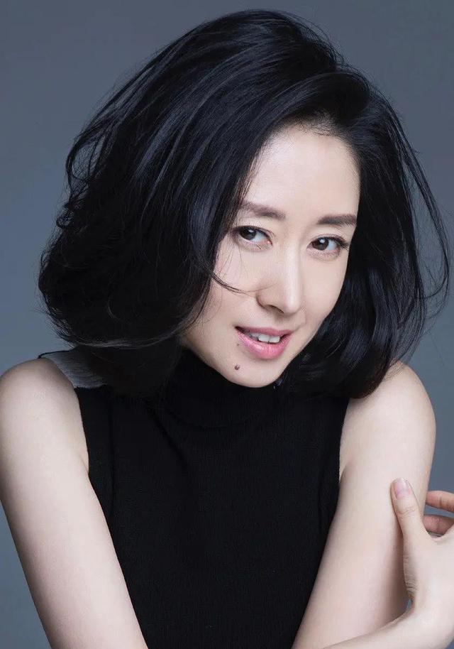 嫁豪門獨守空房7年！離婚後44歲爆紅　  談到前夫「淚流不止」：買個冰激凌都要向他借錢