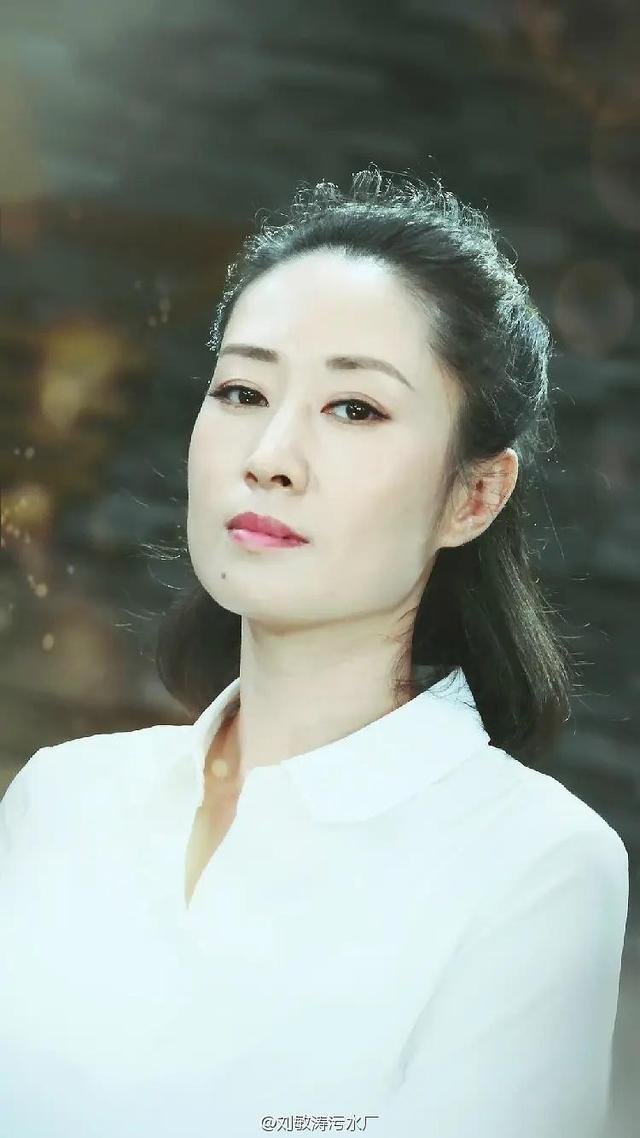 嫁豪門獨守空房7年！離婚後44歲爆紅　  談到前夫「淚流不止」：買個冰激凌都要向他借錢