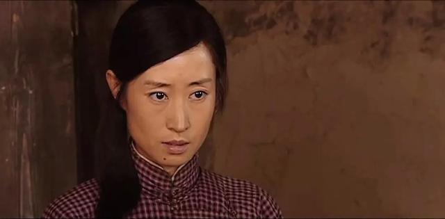 嫁豪門獨守空房7年！離婚後44歲爆紅　  談到前夫「淚流不止」：買個冰激凌都要向他借錢