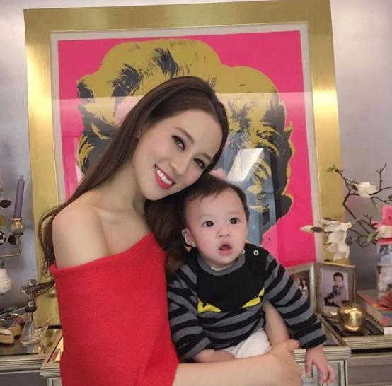 天生旺夫命！丈夫「用2套房當聘禮」才娶到她　她婚後卻從不工作「反讓丈夫賺千億」