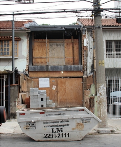 原本破到如廢墟！3代老屋「神改造變質感透天厝」脫胎換骨　屋內「北歐風冷色客廳」樓頂花園更美