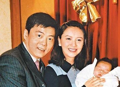 梁朝偉初戀！和豪門老公離婚後「為兒退圈單身不再婚」　花10年把兒子「培養成游泳健將」