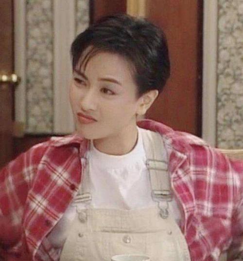 小三扶正夢碎！她當年「靠美貌征服了7個男人」　退出演藝圈「一生未婚無子」靠修佛度餘生