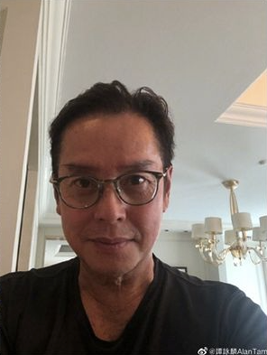 婚外情沒學乖?歌壇天王爆「睡小48歲粉絲」 對方男友「氣炸拿出照片」:褲子只穿一半