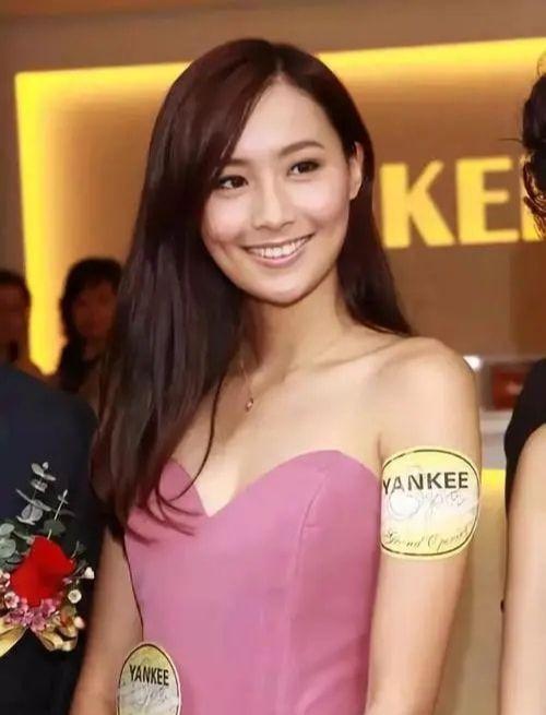 黑馬視后！曾一夜失去婚姻事業「被稱13億豪門棄婦」　二婚嫁哈佛學霸生女「活出自我」