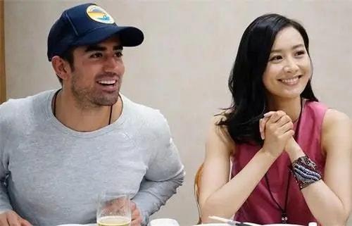 黑馬視后！曾一夜失去婚姻事業「被稱13億豪門棄婦」　二婚嫁哈佛學霸生女「活出自我」