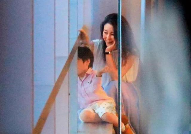 嫁豪門變保姆！跟出軌丈夫4年未見面　婚前「20項人妻協議」細節曝光：令人頭皮發麻