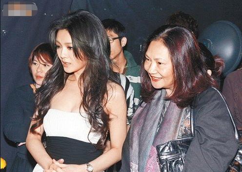 生3女被看低！當酒家女「養活7個小姑」替出軌丈夫還債800萬　大S親媽才是真豪橫