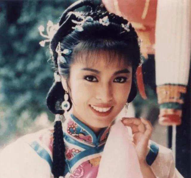 痴戀成龍8年被劈腿鄧麗君！「狂追球星26年」被冥婚　66歲孤身無兒無女「為愛永不再婚」