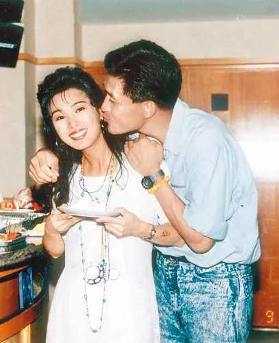痴戀成龍8年被劈腿鄧麗君！「狂追球星26年」被冥婚　66歲孤身無兒無女「為愛永不再婚」