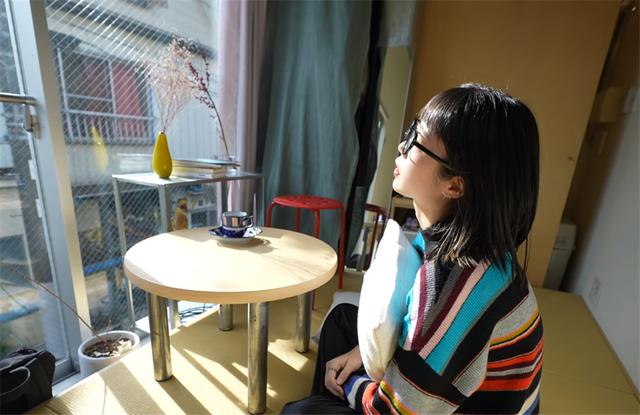 窄房很難住？日本女孩「住進2坪迷你蝸居」生活起居面面俱到　加碼曝「隔壁樓梯間是套房」讓人嘖嘖稱奇