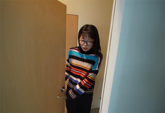 窄房很難住？日本女孩「住進2坪迷你蝸居」生活起居面面俱到　加碼曝「隔壁樓梯間是套房」讓人嘖嘖稱奇