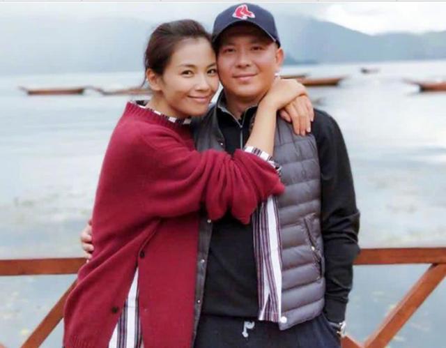 百億富豪棄群芳閃婚女星！破產後「讓劉濤養了12年」　如今「捨棄身份」為何甘做軟飯男？