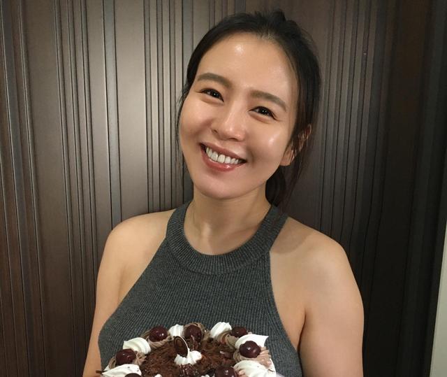 14歲出道17歲被奪初夜！因遲到被導演當眾扒衣　33歲的她「合作林心如」備受好評