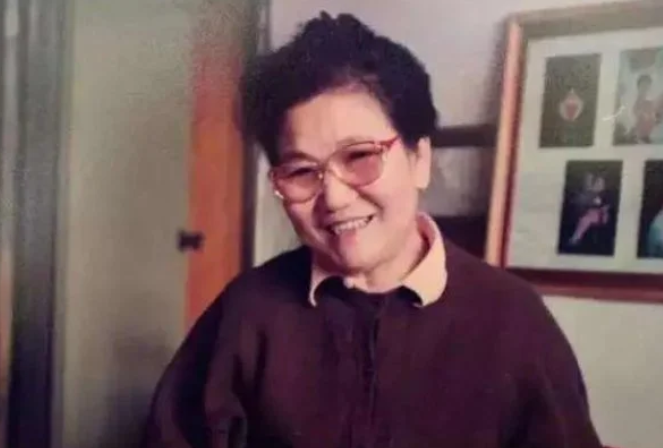 32歲喪夫！中年喪女「改嫁小叔子又守寡」　49歲女兒又夭折「卻用歡笑點亮生活」