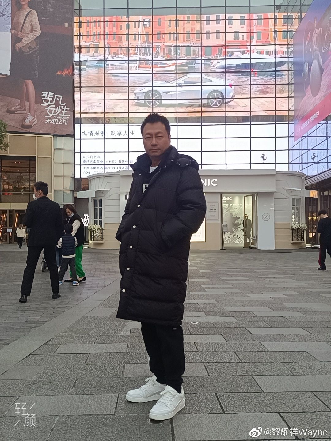 跑去中國發展！61歲視帝淪「街頭擺地攤」畫面心酸　出道40年「晚景淒涼」他親自回應了