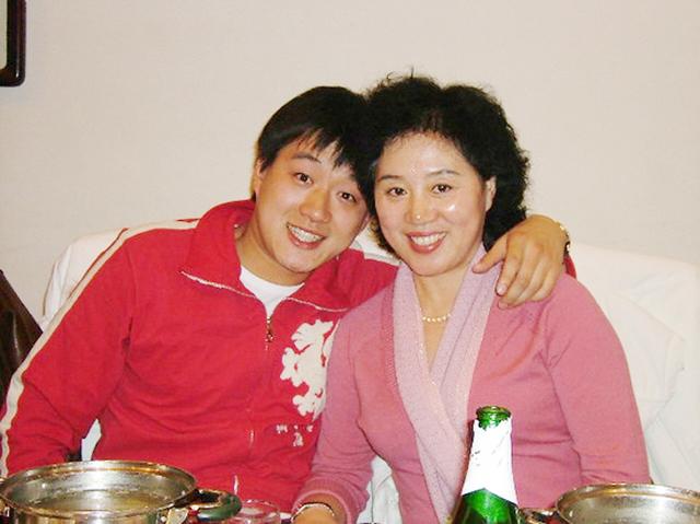 6歲學會自立！苦守20年喚醒植物人父親　如今苦盡甘來「獲最大回報」超幸福