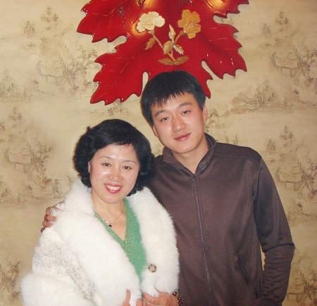 6歲學會自立！苦守20年喚醒植物人父親　如今苦盡甘來「獲最大回報」超幸福