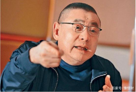 貧苦出生變富太！一頓飯吃60隻黃油蟹「出門帶幾個保鏢」　接班一年「虧掉丈夫110億」