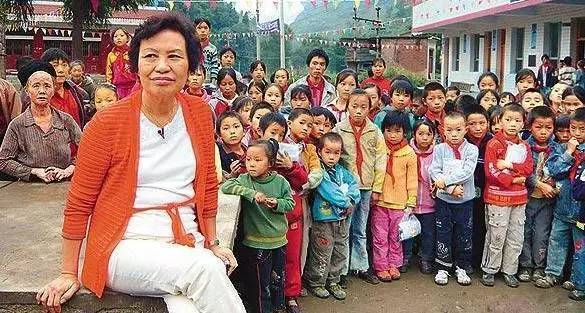 入行60年！她演盡「醜女角色」一生未婚無子　晚年無人養老「卻捐出養老錢」建小學：心美人就美