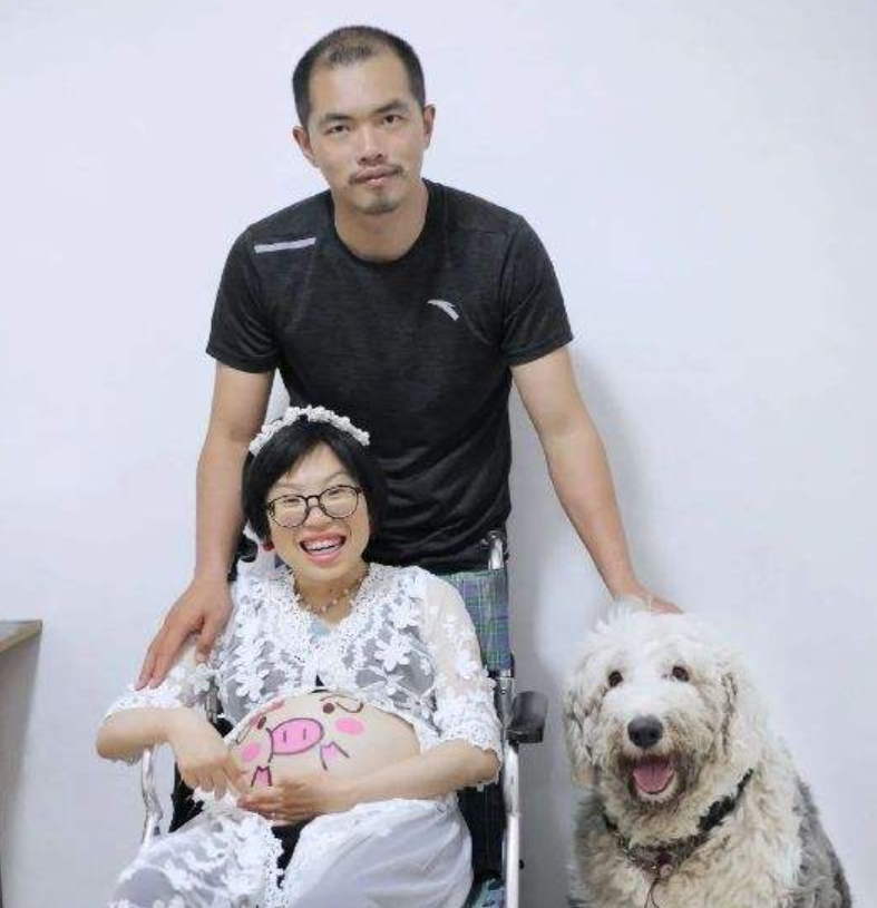 被判活不過40歲！身患絕症「貧困男帶八百塊與她私奔」　走遍世界後修成正果「幸福生活打臉眾人」