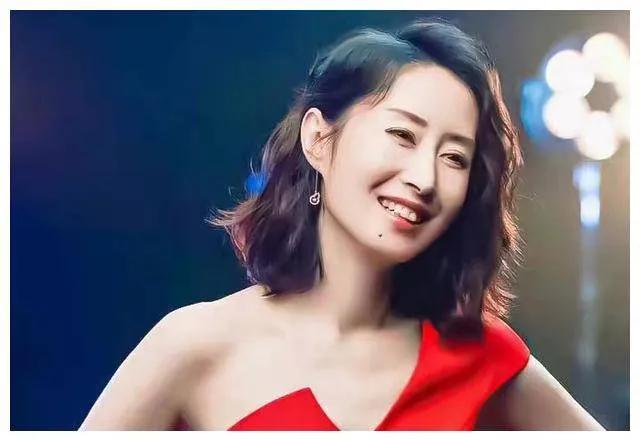 嫁入豪門7年！卻沒錢買冰激凌　38歲帶子離婚「換自由身」爆火：中年女人叛逆，其實是活明白了
