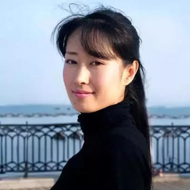 嫁入豪門7年！卻沒錢買冰激凌　38歲帶子離婚「換自由身」爆火：中年女人叛逆，其實是活明白了